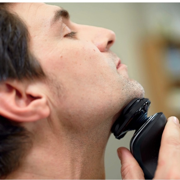 Philips Norelco Shaver 5100 Wet and Dry Electric Trimmer and Shaver - Picture 5 of 5